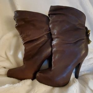 Womens brown boots - size 6